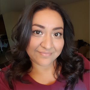 Meet your Posher, Julia